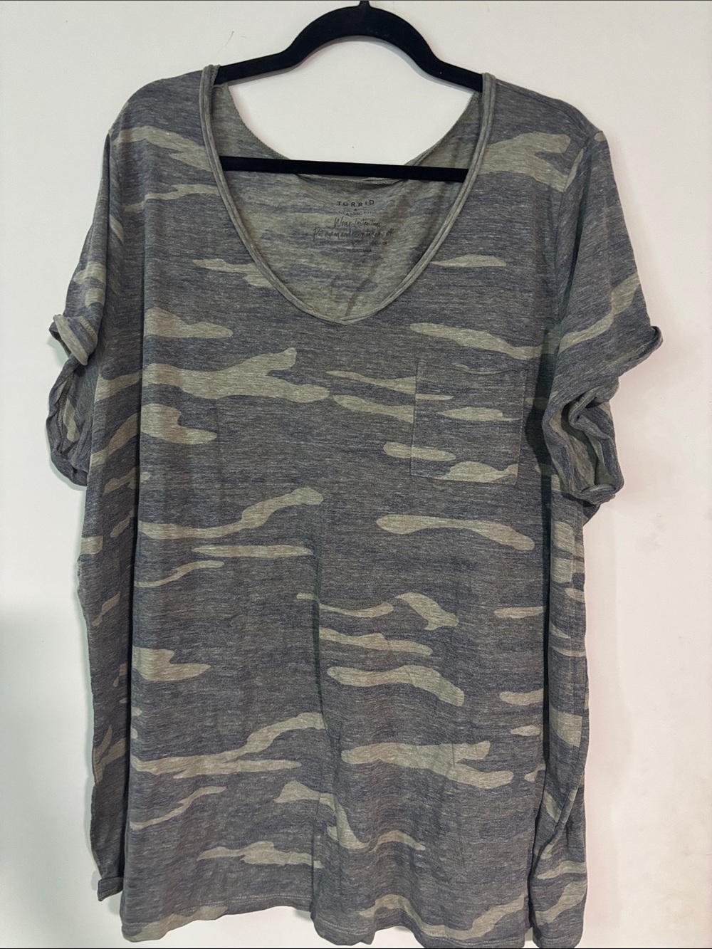 torrid Gray Camouflage Short Sleeve Tee